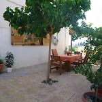 ενοικιαζόμενα χριστίνα * Δρέπανο