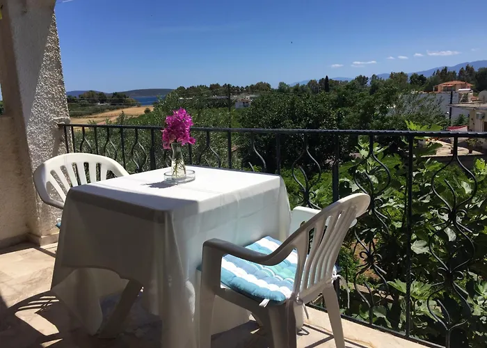 Апартаменты Christina *